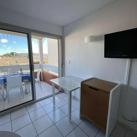 2 Pieces Avec Piscine Et Parking, A 300m De La Plage, Animaux Acceptes - Richelieu - Fr-1-702-32 Apartment *